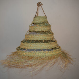 Lámpara cónica calada pleita alta con flecos