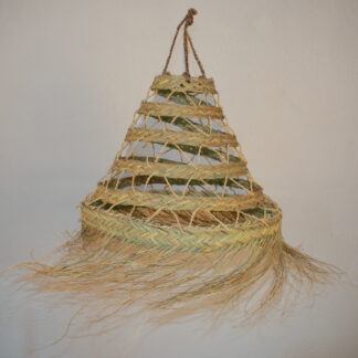 Lámpara cónica calada jareta alta con flecos