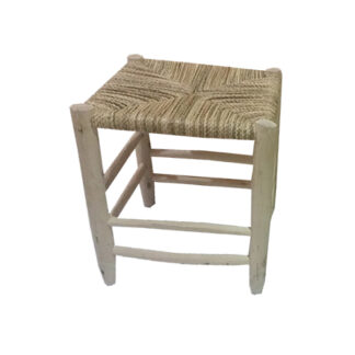 Taburete bajo con asiento de palmito